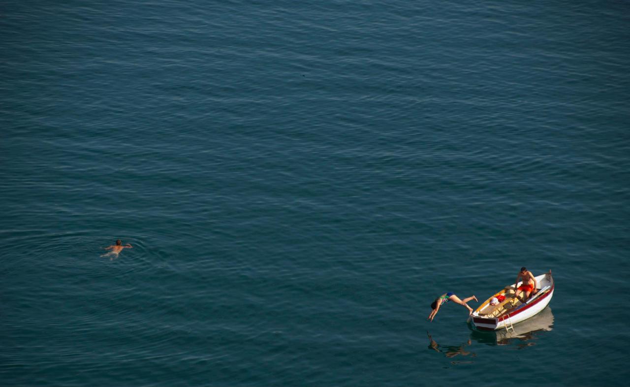 Sunny Lake hostel Ohrid Buitenkant foto